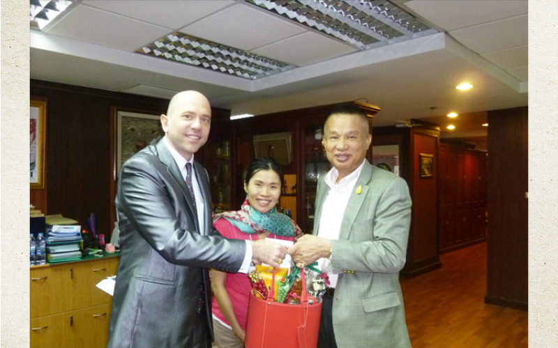 Police General Nissai Boonsiri (Advisor to the Judge of the Constitutional Court) visited our office