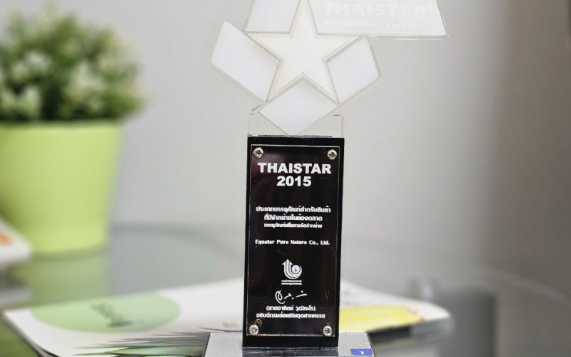 อิเควเตอร์ เพียวเนเจอร์ ได้รับรางวัล ThaiStar Packaging Award ประจำปี 2558